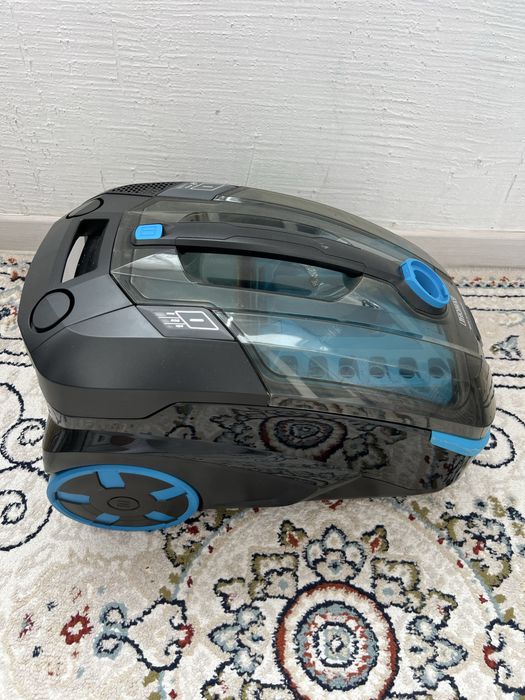 Продам пылесос Tomas