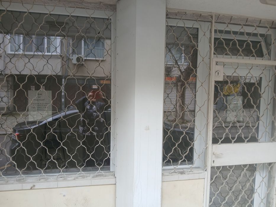 Дава се под наем Магазин в Варна, Зимно кино Тракия - 33 кв.м за 253.98 € - Снимка #1