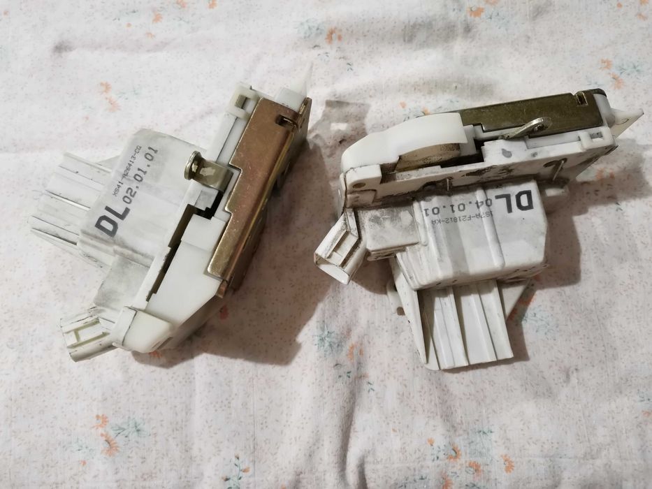 Брави за Ford Mondeo задни врати 2 бр ЗА 10 ЛВ ОБЩО