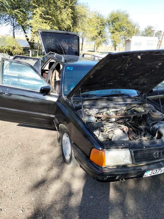 Audi 100, 1986