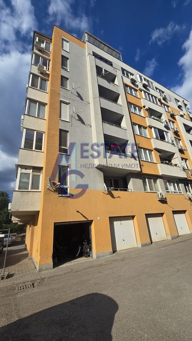 Двустаен апартамент с югозападно изложение в гр.София, Люлин 8