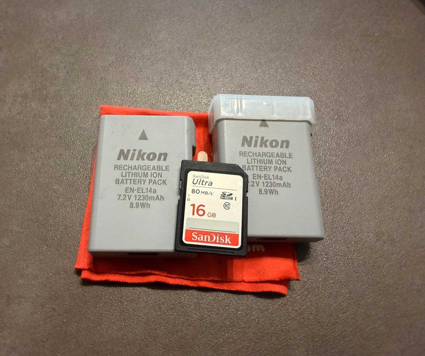 Продавам Фотоапарат  Nikon D3400