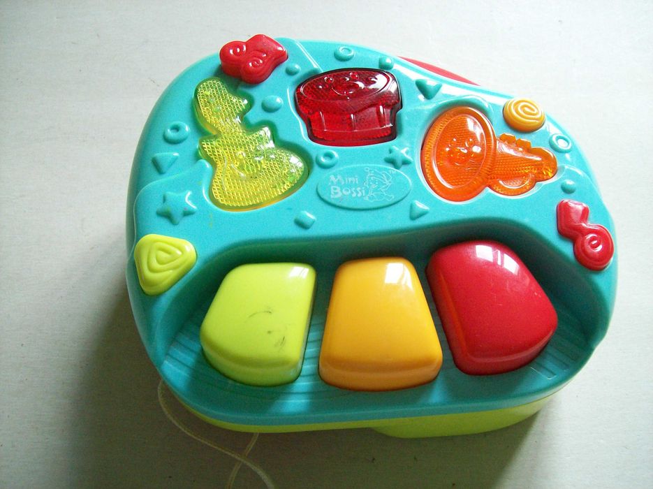 Свиреща детска играчка