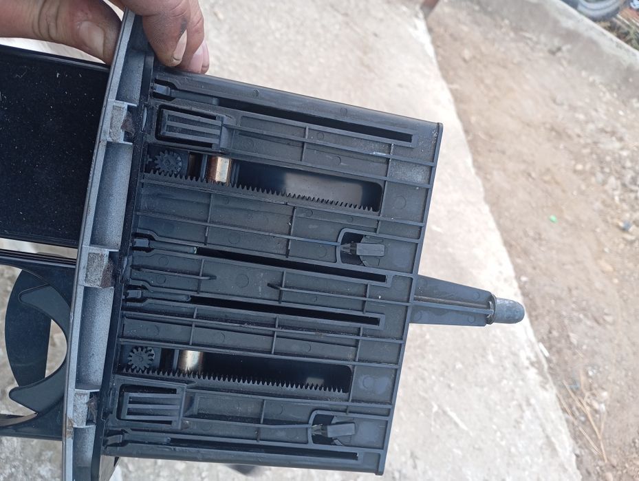 Поставка за чаши (cup holder) Alfa Romeo 147