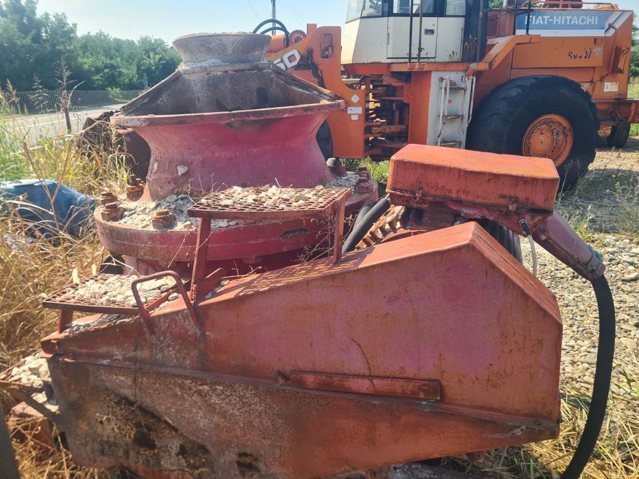 Concasor cu con 400 tone Ora