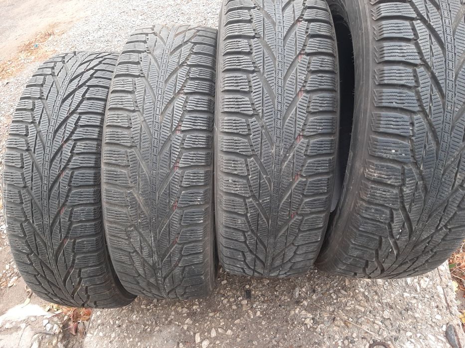 Продам шины 225/65/17 нокиа