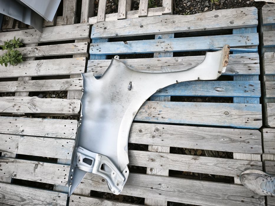 Aripa Dreapta fata Toyota Auris 2006-2009