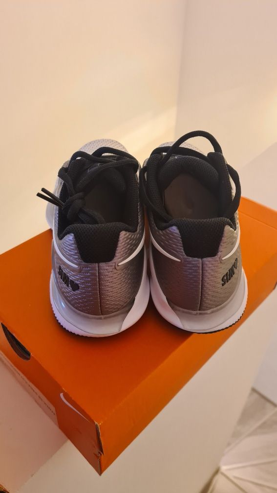 Adidasi Nike Simona Halep pentru colectionari Bucuresti Sectorul 1 OLX.ro