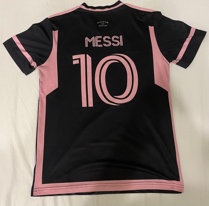 Детски футболни тениски на 4 различни отбора