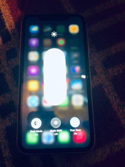 Iphone 11 rangi oq