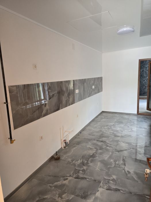 Casa de vanzare zona izlaz