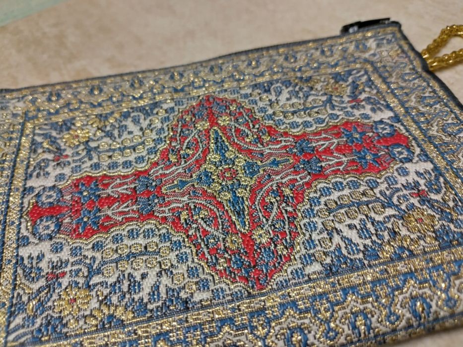 дамско портмоне от Доха, Катар