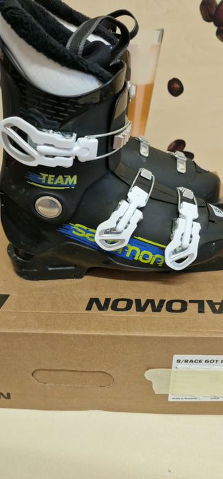 Clăpari schii Salomon aproape noi