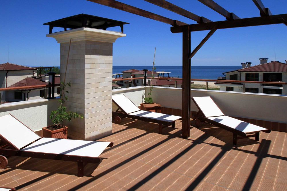 Разкошен пентхаус на първа линия море