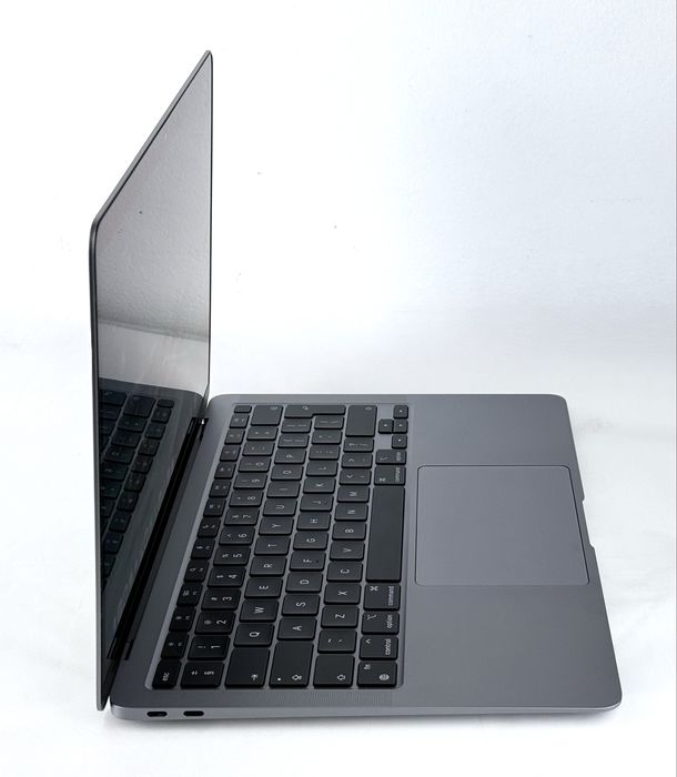 Apple MacBook Air 13 inch M1 8RAM 256GB Перфектен! Гаранция!
