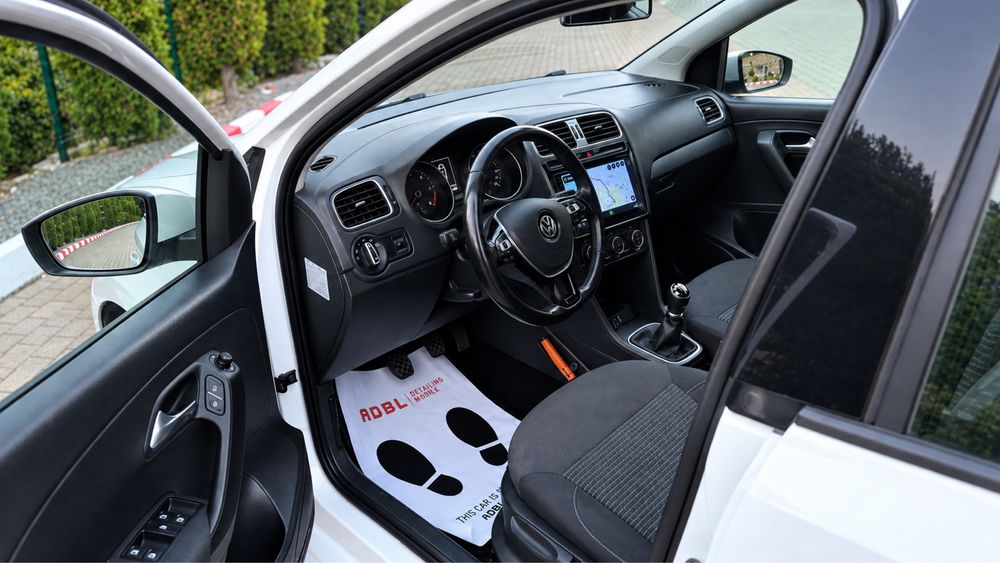 Volkswagen Polo 1.4 TDI // AC // Geamuri electrice // Jante aliaj // ABS // ESP // Radio CD // Închidere centralizată