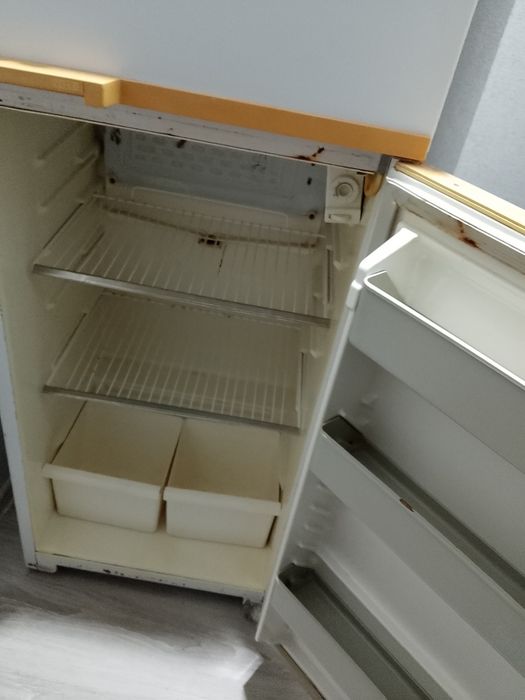 Холодильник рабочий