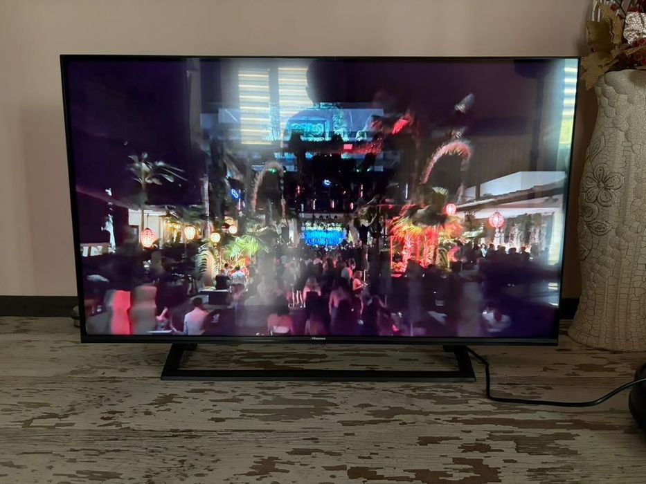 Продавам телевизор Hisense 43A7300F 43 инча 4K UHD