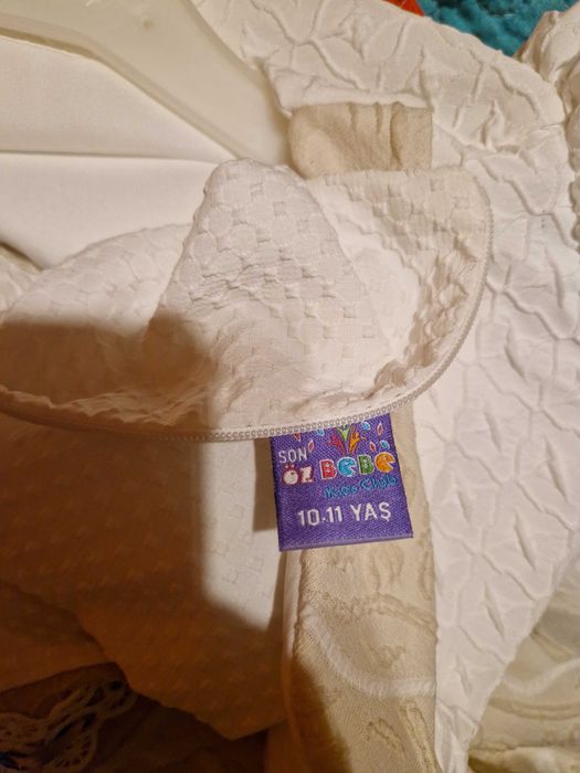 Рокля за момиче,подходяща за 10-11 год.