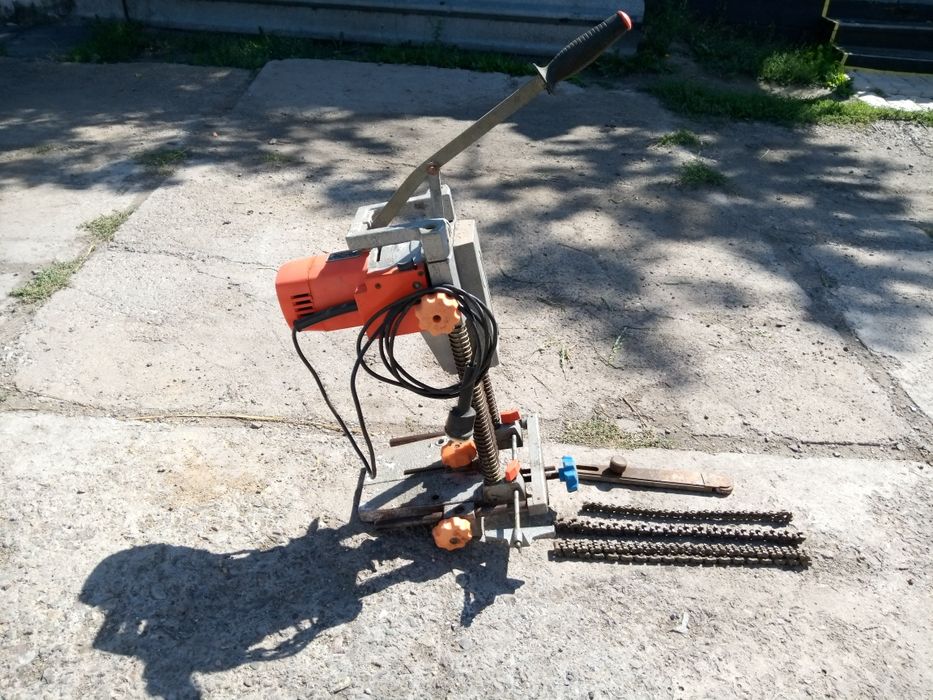 Продаётся дерево обрабатывающий станок долбёшка