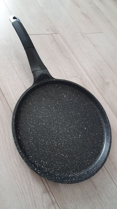 Tigaie Clatite Royalty Line 28 CM,o tigaie pt o viata!