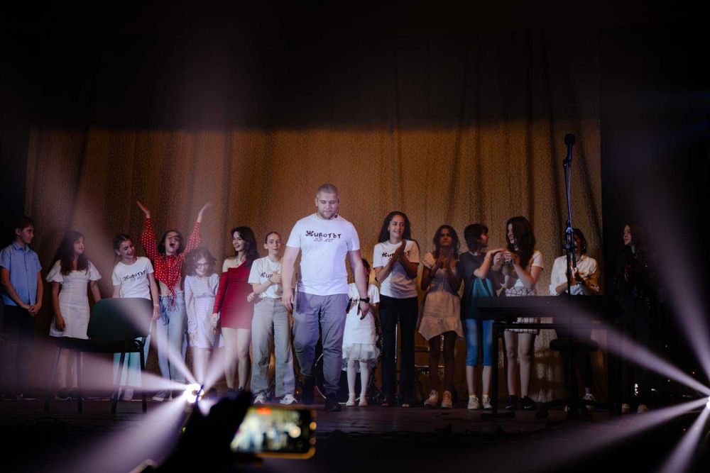 DJ Mimo - ОЗВУЧАВАНЕ И Професионално Осветление на събития