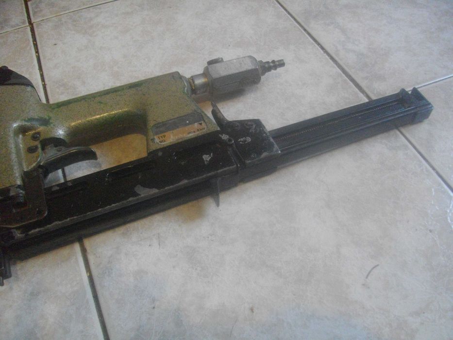 DUO-FAST Голям такер пневматичен индустриален промишлен за скоби 65мм