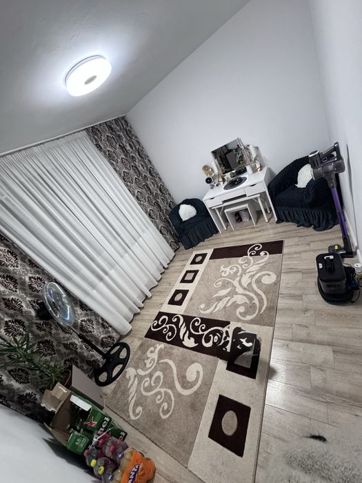 Vând apartament 3 camere Vulcan