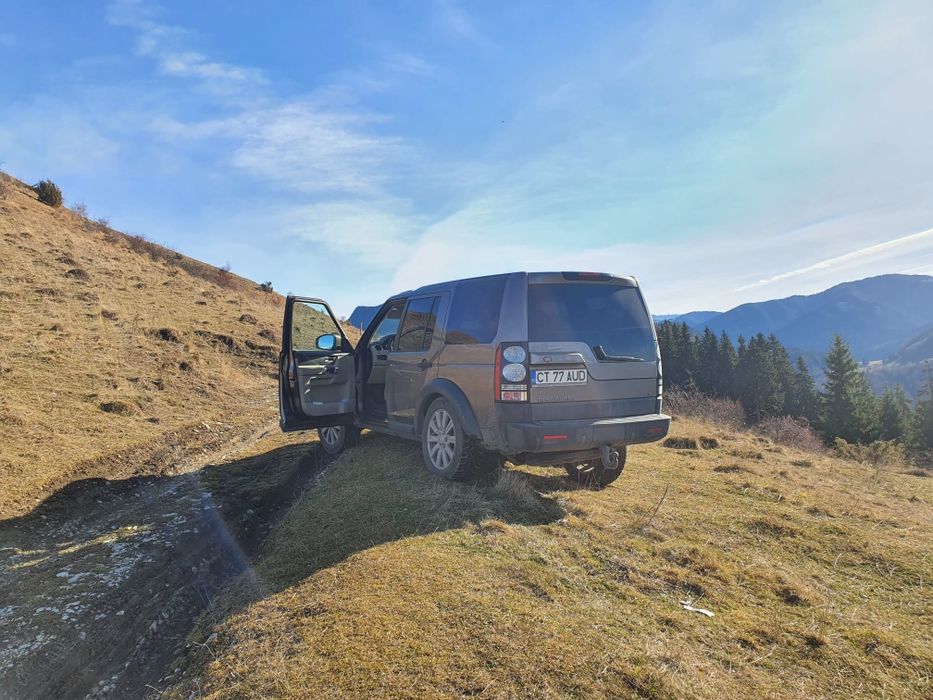 Discovery 4 3.0 TDV6 Automat 4x4 2016 – Piele crem, Navi, Cameră