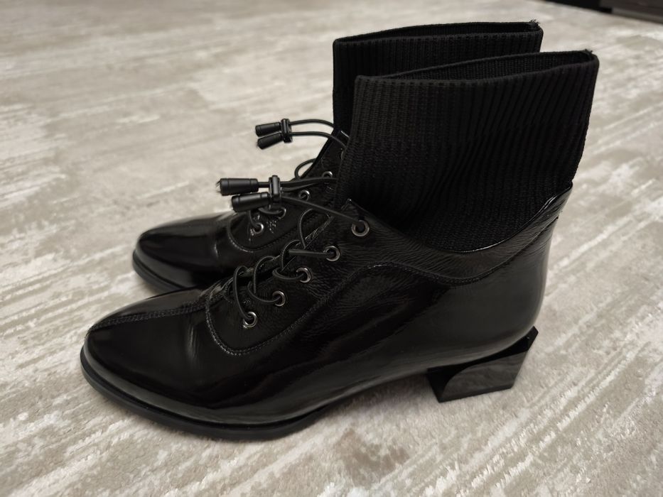 Женские осенние ботинки