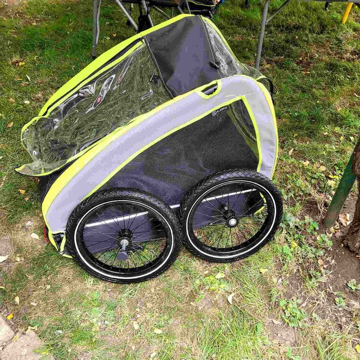 кучешка количка за колело. Може да се ползва и за транспортна