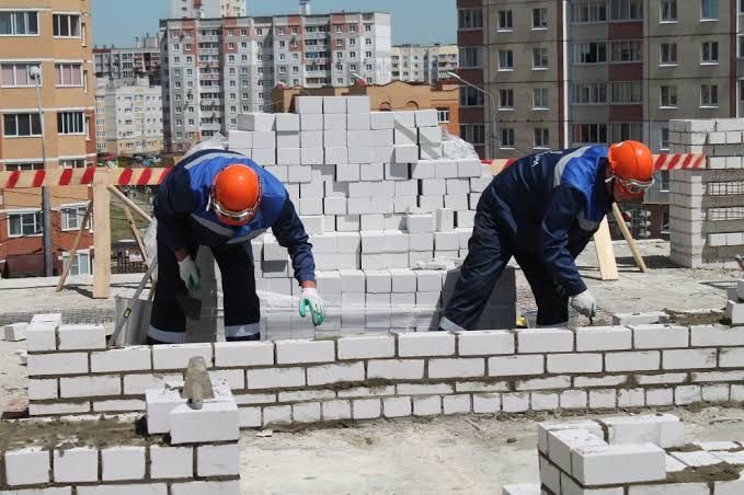 Бригада строителей выполняем все виды строительных работ.