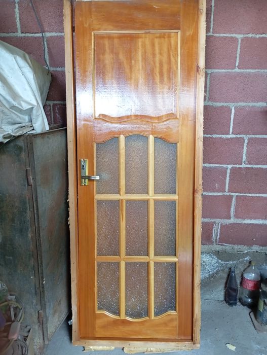 Продам межкомнатные деревянные двери