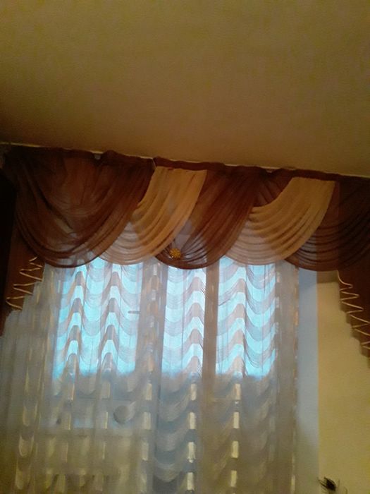 Диван малый,ламбрикен