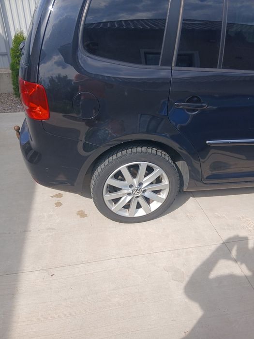 VOLKSWAGEN Touran 2011 — imagine 4