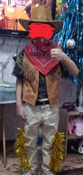 Продам новогодний костюм