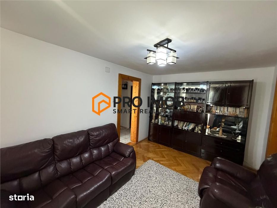 Apartament 4 camere cf 3 semidecomandat zona Micro 5