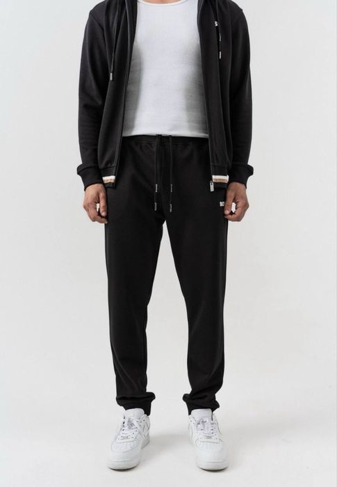 Мъжки спортен комплект в черен цвят