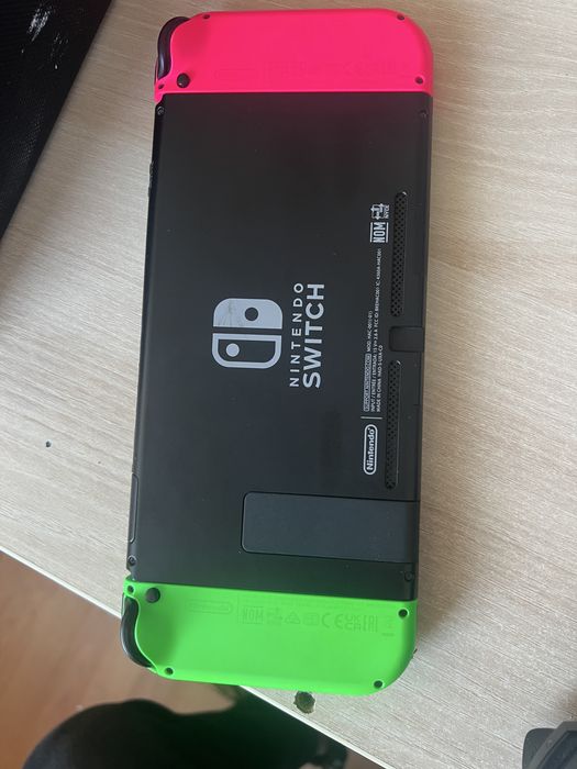 nintendo switch+чанта+допълнителен контролер