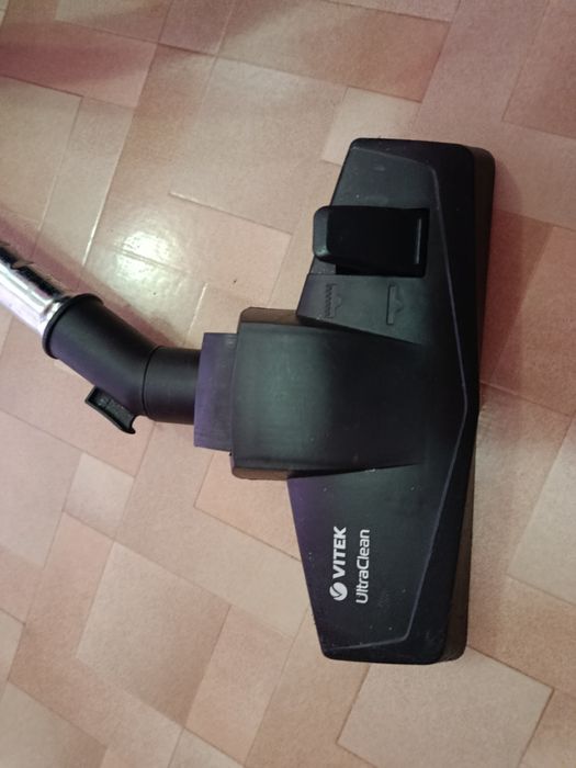 Пылесос Vitek VT-8105