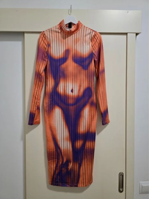 Рокля по тялото  / голо тяло 2 модела