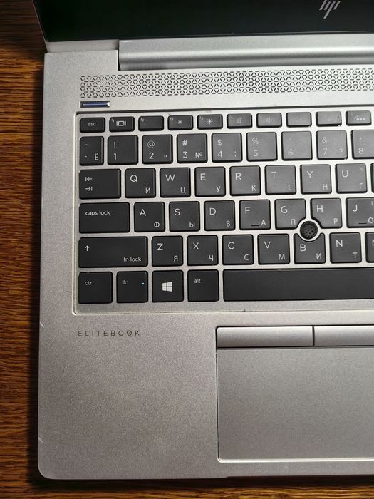 HP EliteBook 830 G5 / Core i5 / 24 GB RAM!