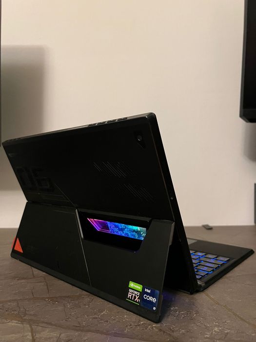 ASUS ROG Flow Z13 i9 / RTX 3050 Ti / Touch + Stylus