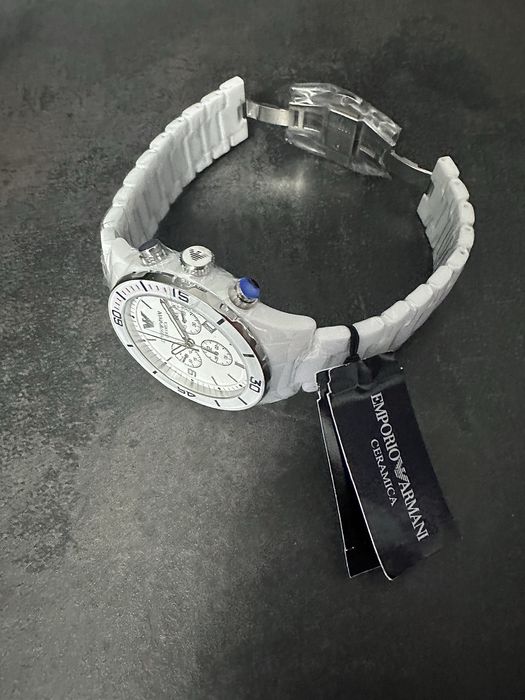 часовник Emporio Armani Ceramica