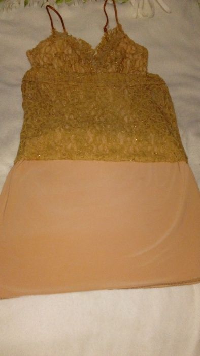 Vand rochie ocazie dantelă