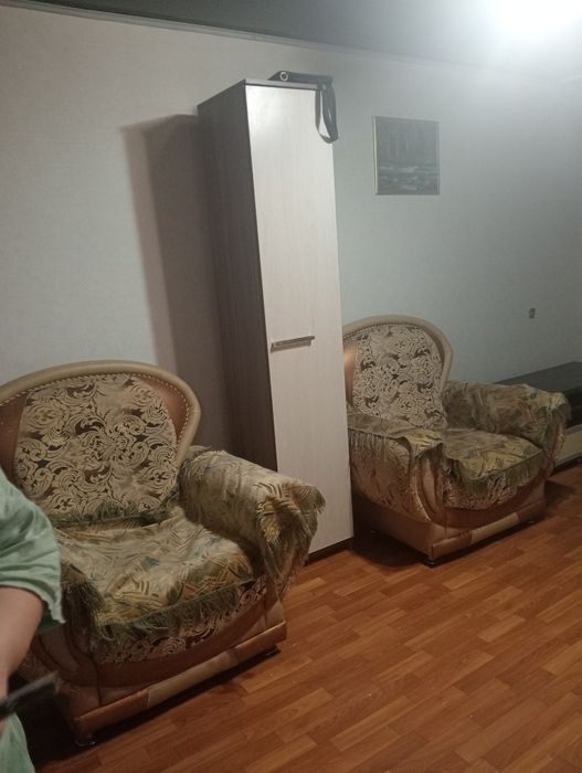 Продаю уголок б/у