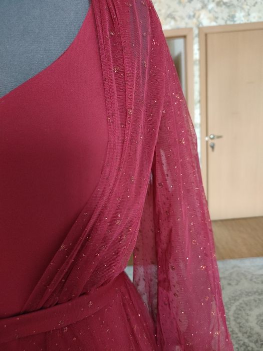 Стильное вечернее платье