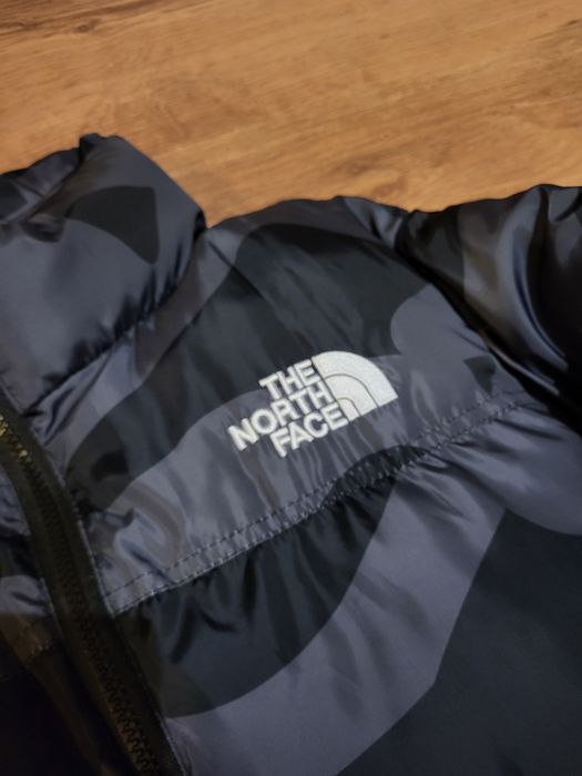 The North Face x Kaws Nuptse Puffer  / Geaca XL iarna toamna