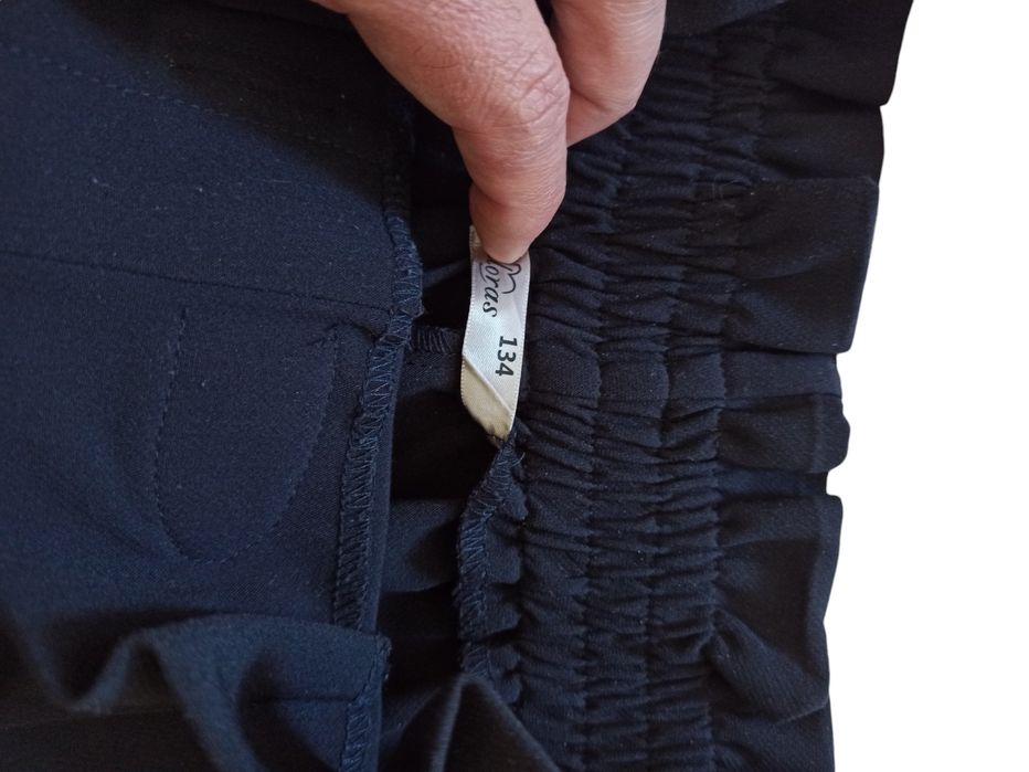 НЕДОРОГО бомбер и брюки на девочку 10-12 лет.