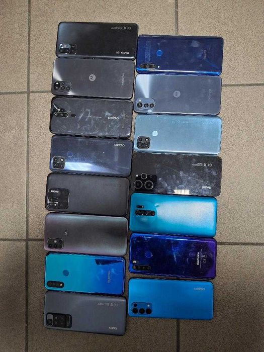 vand lot 15 telefoane functionale